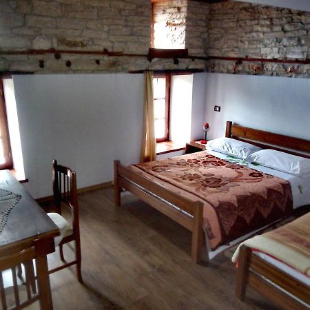 Guesthouse Celo Gjirokastër Esterno foto