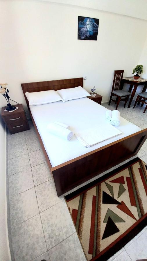 Guesthouse Celo Gjirokastër Esterno foto