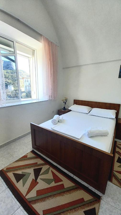 Guesthouse Celo Gjirokastër Esterno foto