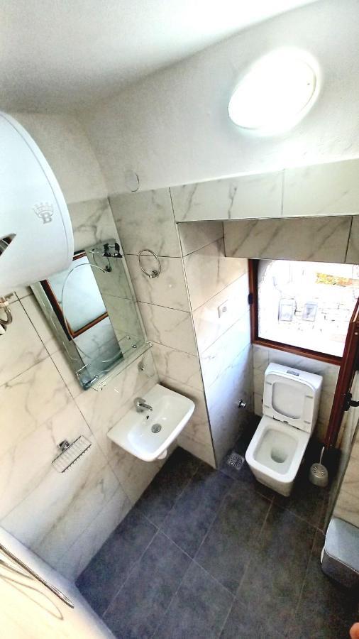 Guesthouse Celo Gjirokastër Esterno foto