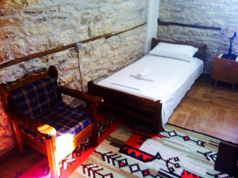 Guesthouse Celo Gjirokastër Esterno foto