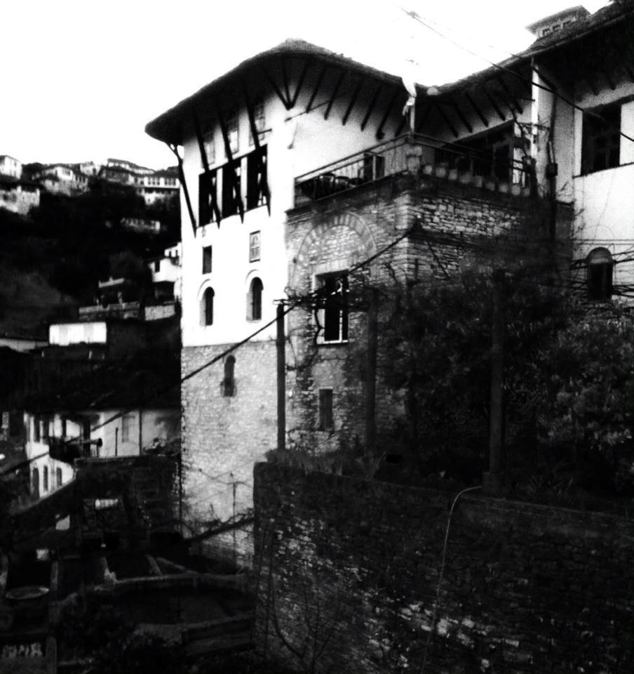 Guesthouse Celo Gjirokastër Esterno foto