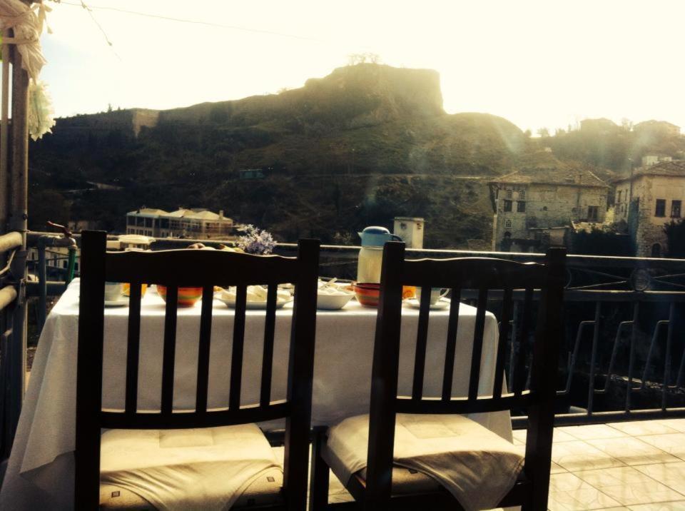 Guesthouse Celo Gjirokastër Esterno foto
