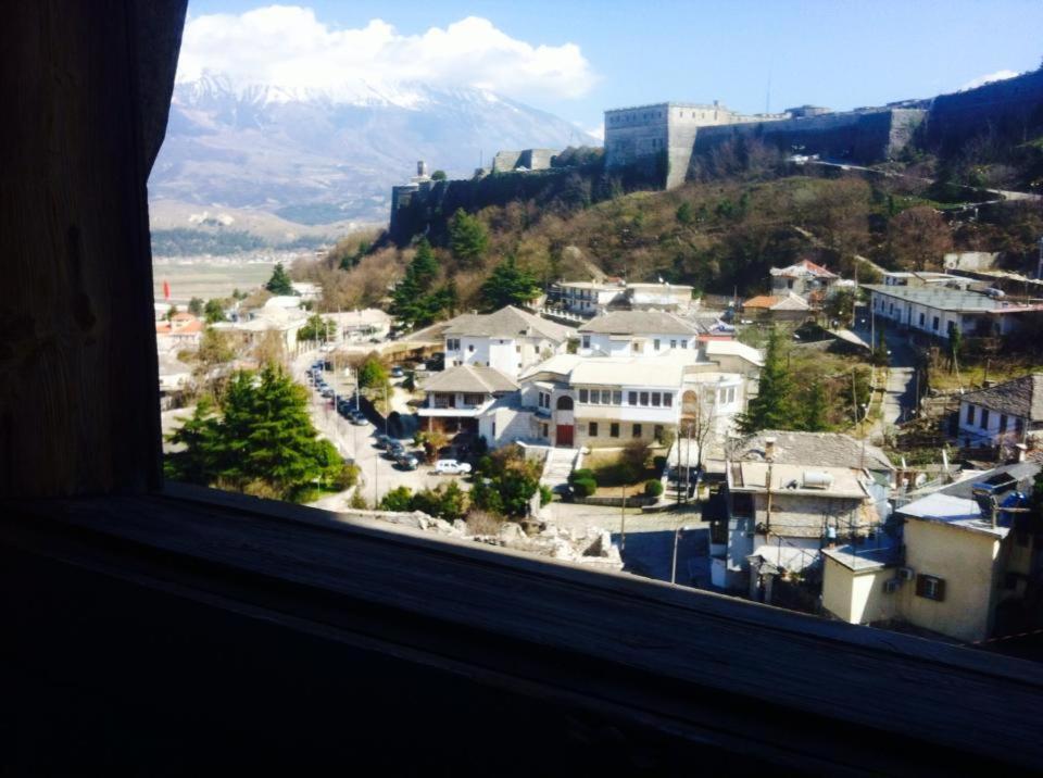 Guesthouse Celo Gjirokastër Esterno foto